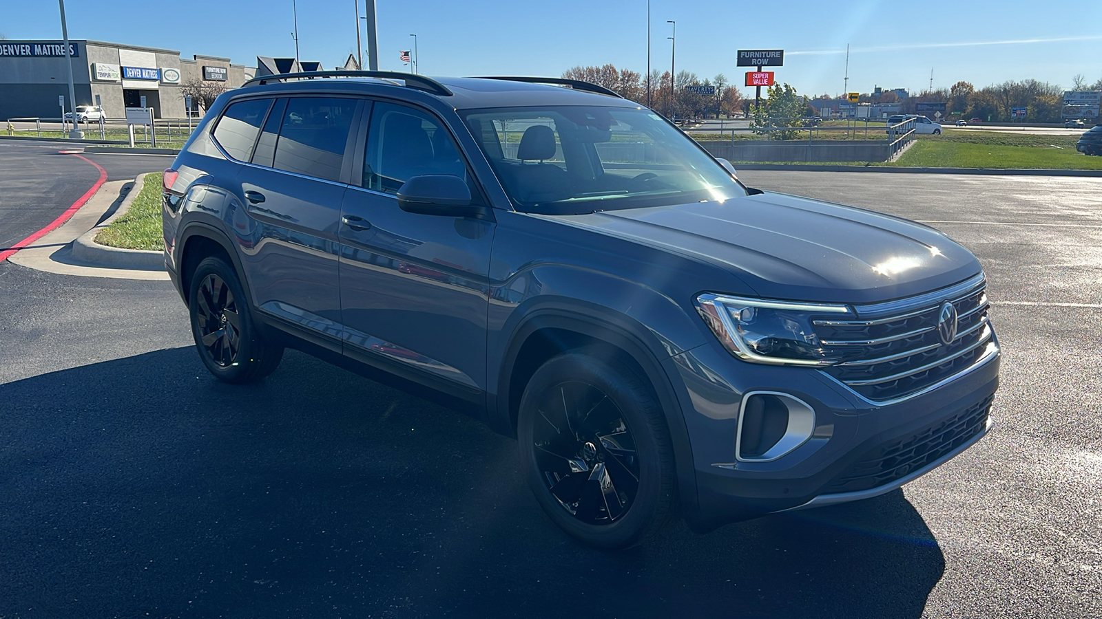 2025 Volkswagen Atlas 2.0T SE w/Technology 10