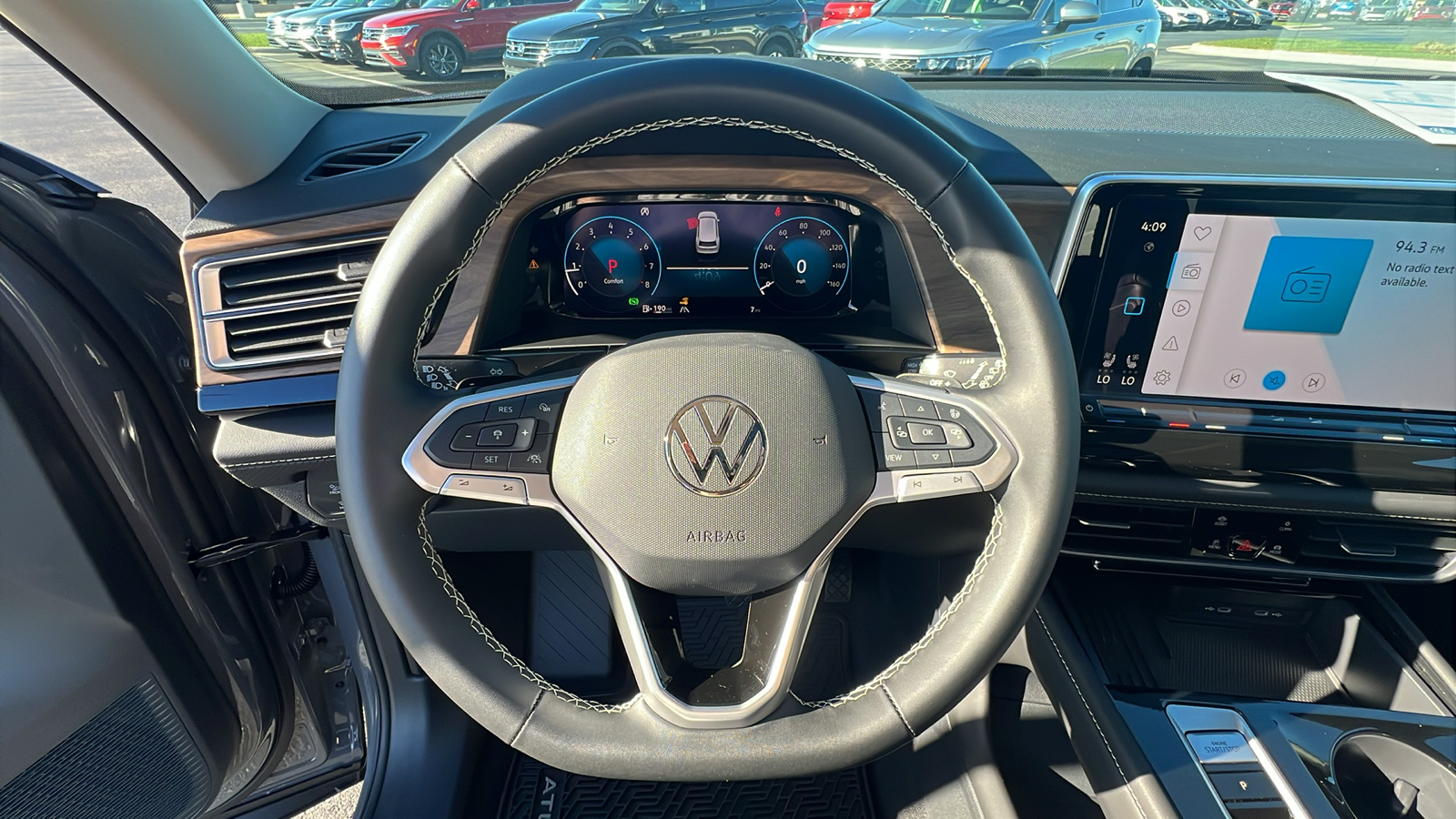 2025 Volkswagen Atlas 2.0T SE w/Technology 18