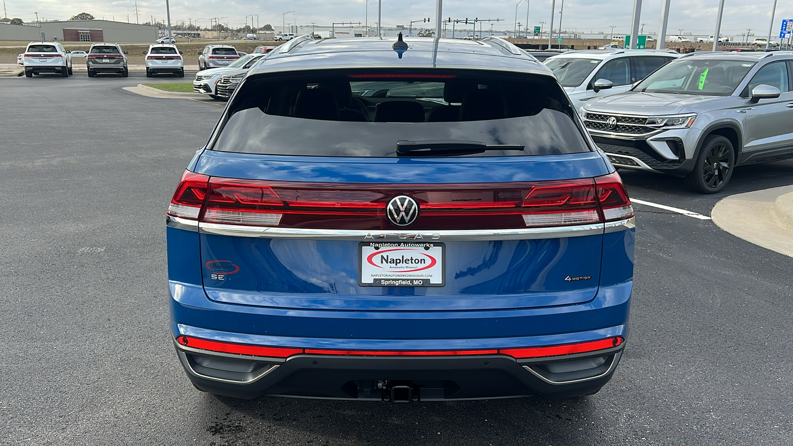 2025 Volkswagen Atlas Cross Sport 2.0T SE w/Technology 5