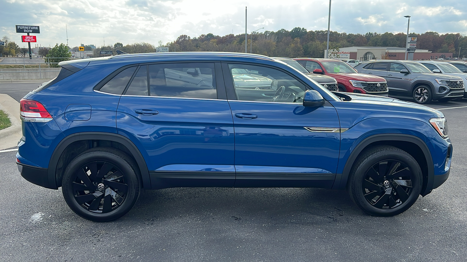 2025 Volkswagen Atlas Cross Sport 2.0T SE w/Technology 10