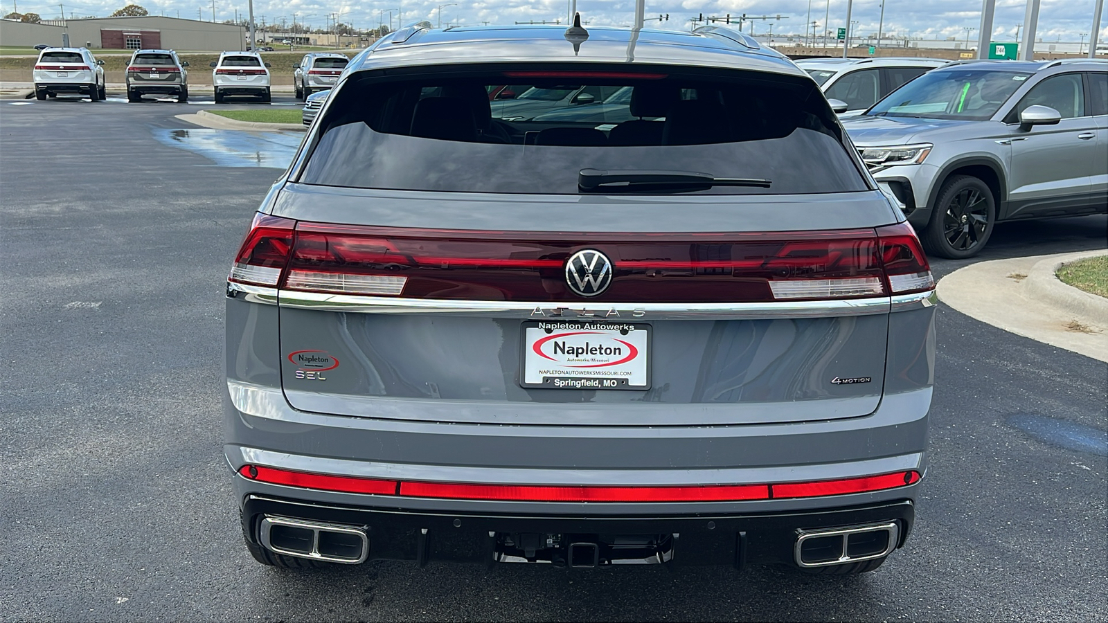 2025 Volkswagen Atlas Cross Sport 2.0T SEL Premium R-Line 5