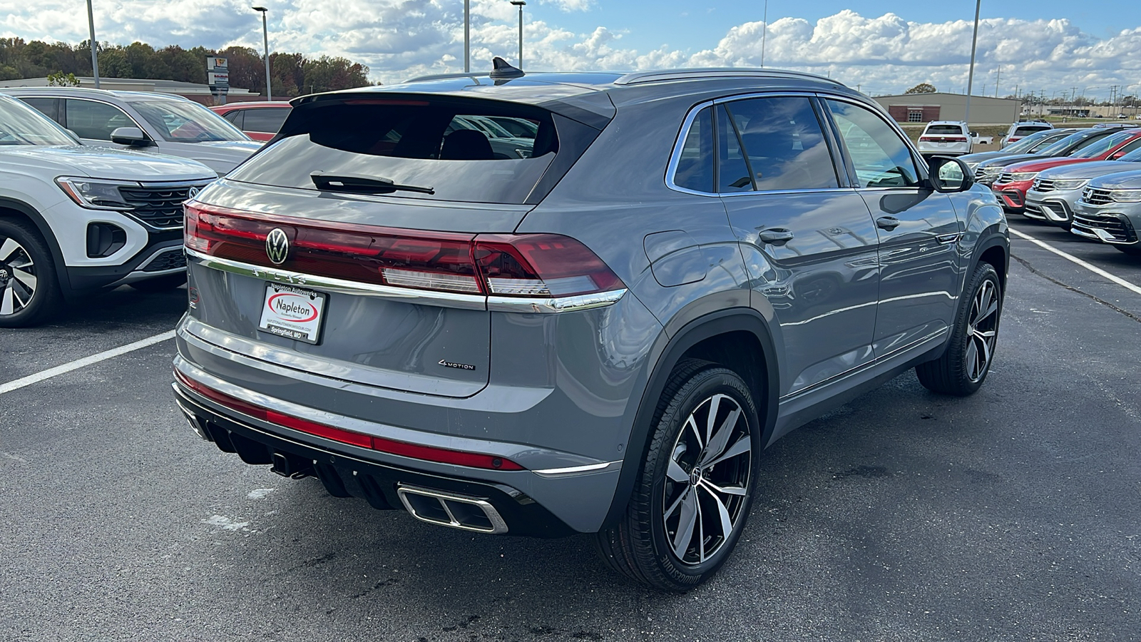 2025 Volkswagen Atlas Cross Sport 2.0T SEL Premium R-Line 9