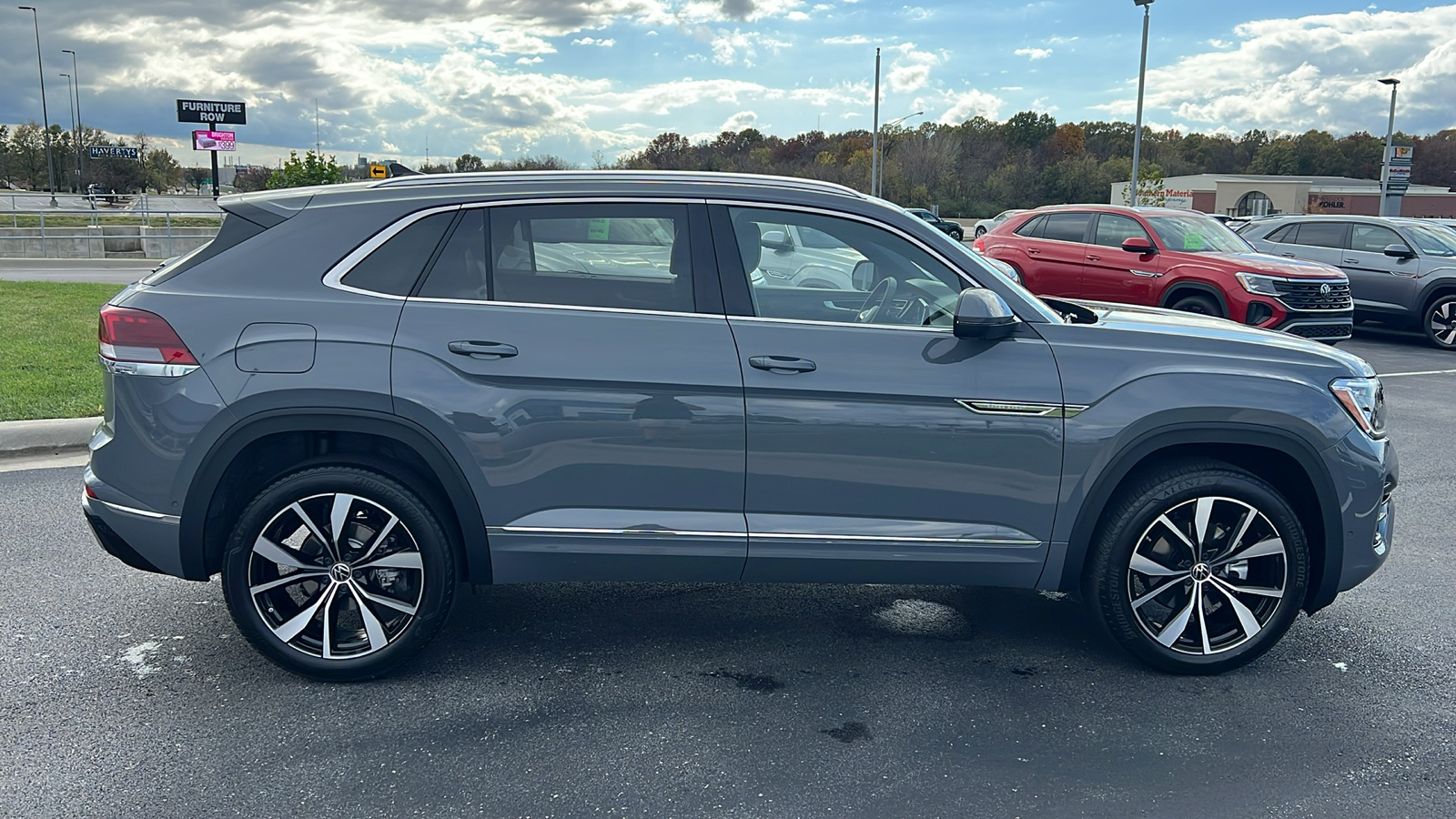 2025 Volkswagen Atlas Cross Sport 2.0T SEL Premium R-Line 10