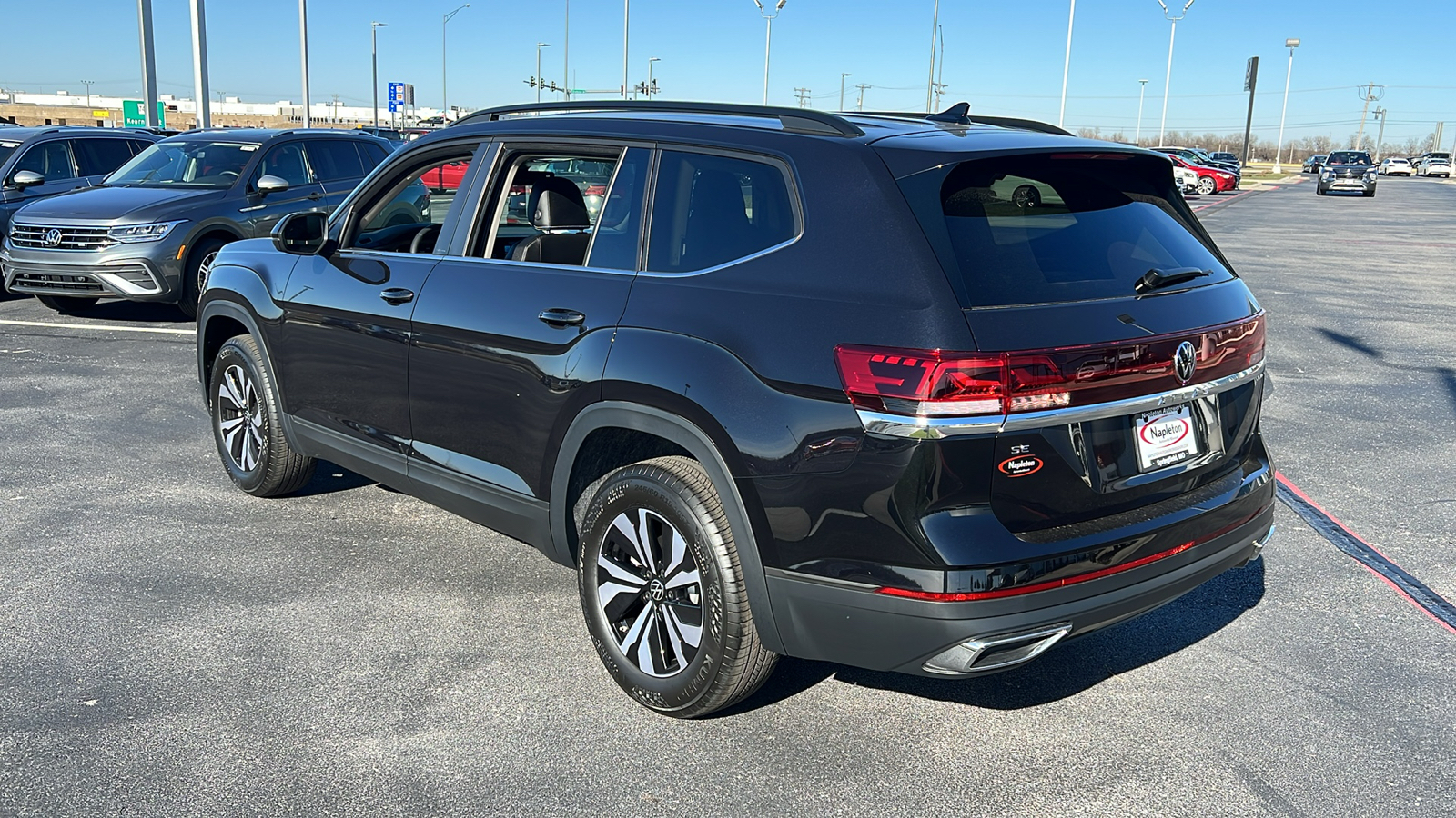 2025 Volkswagen Atlas 2.0T SE 4