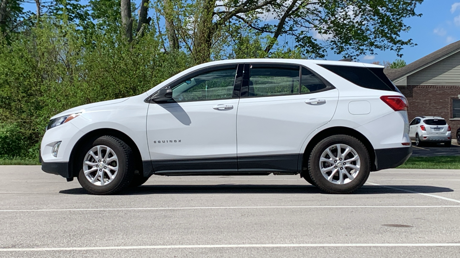 2019 Chevrolet Equinox LS 2