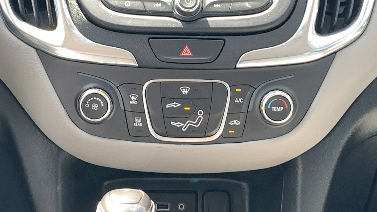 2019 Chevrolet Equinox LS 18