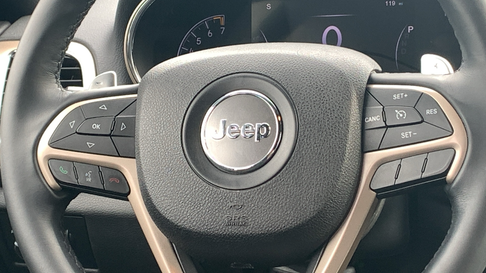 2017 Jeep Grand Cherokee Laredo 14