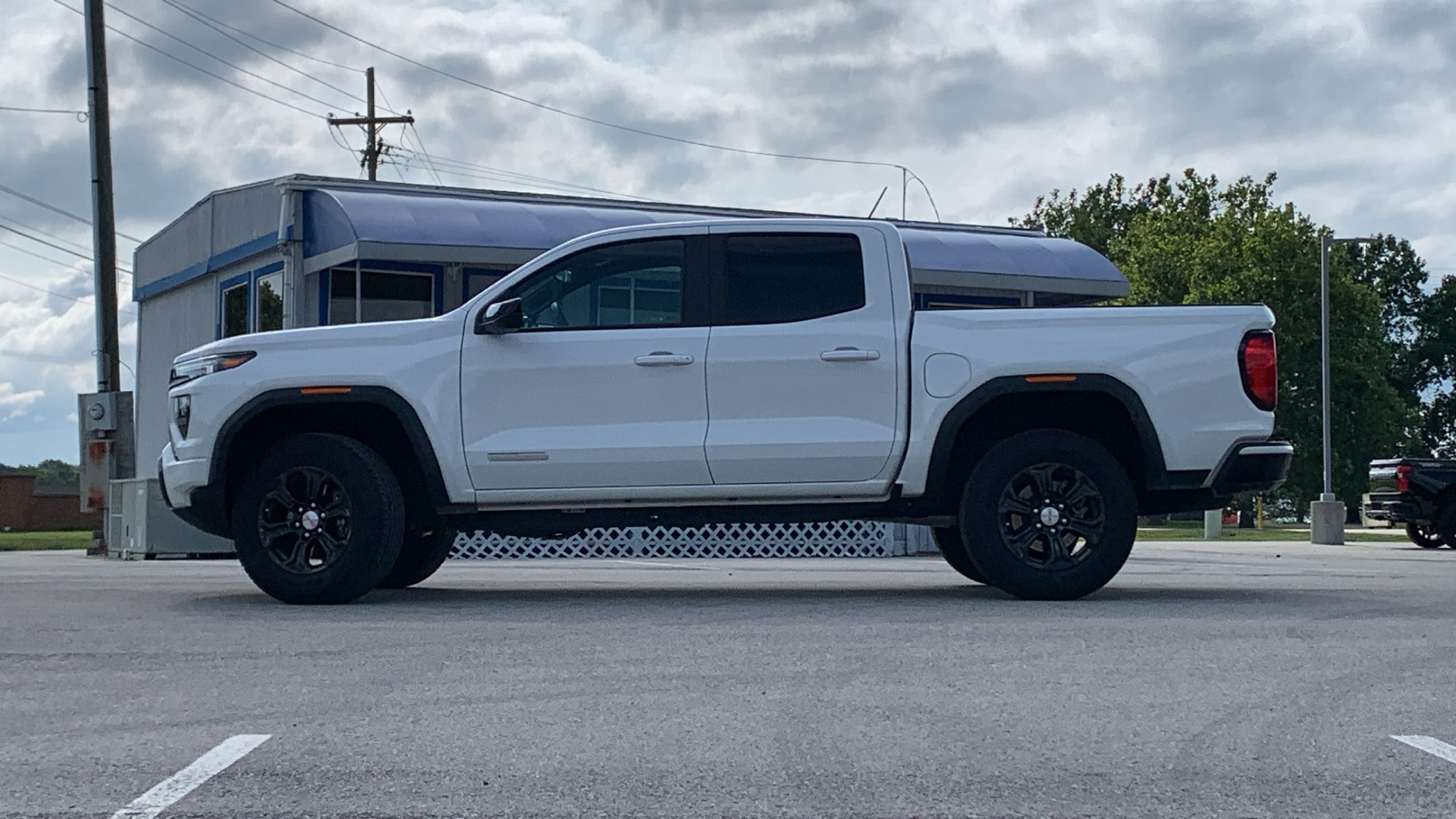 2024 GMC Canyon Elevation 2