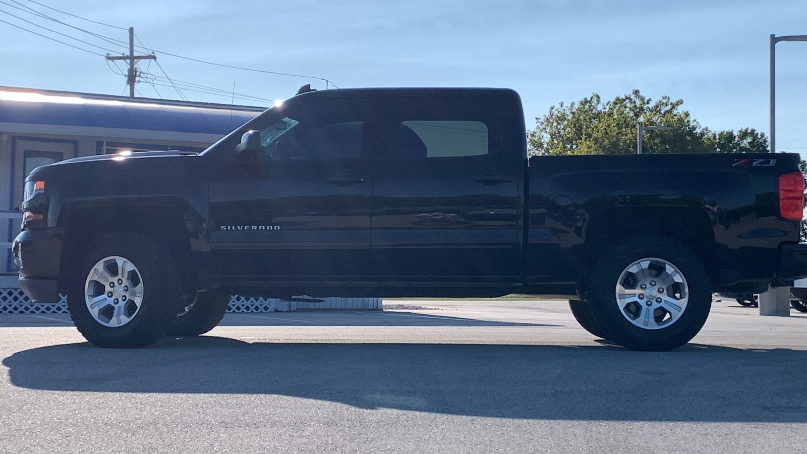 2018 Chevrolet Silverado 1500 LT 2