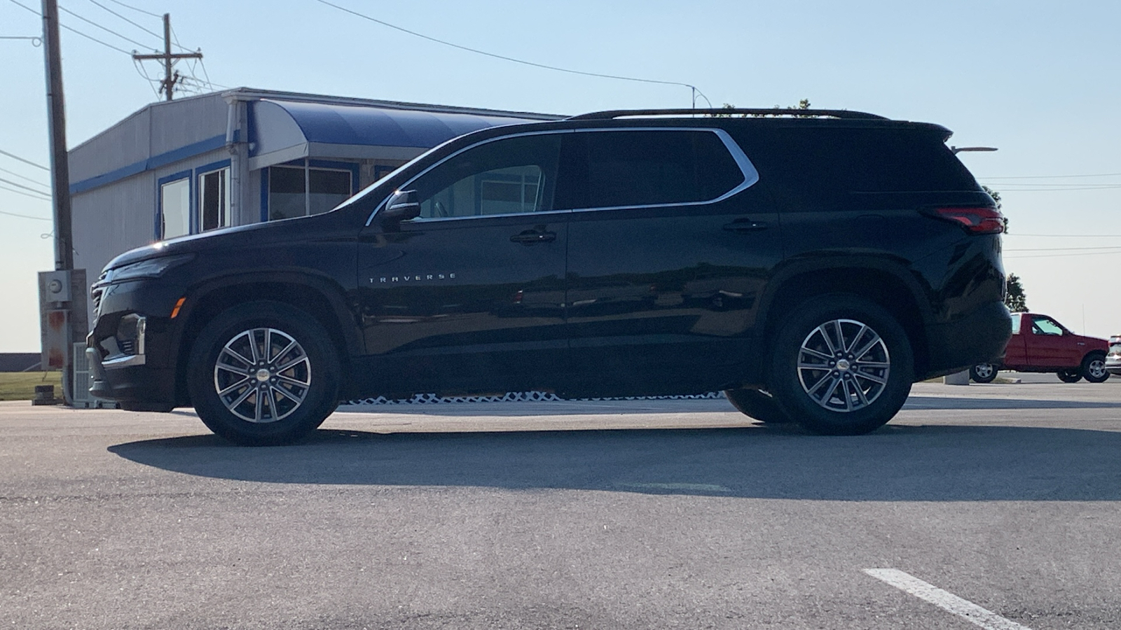 2023 Chevrolet Traverse LT 2