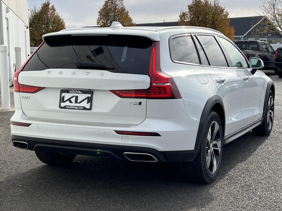 2021 Volvo V60 Cross Country T5 9