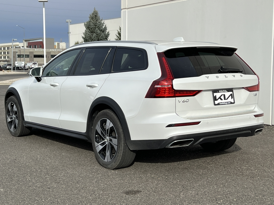 2021 Volvo V60 Cross Country T5 10