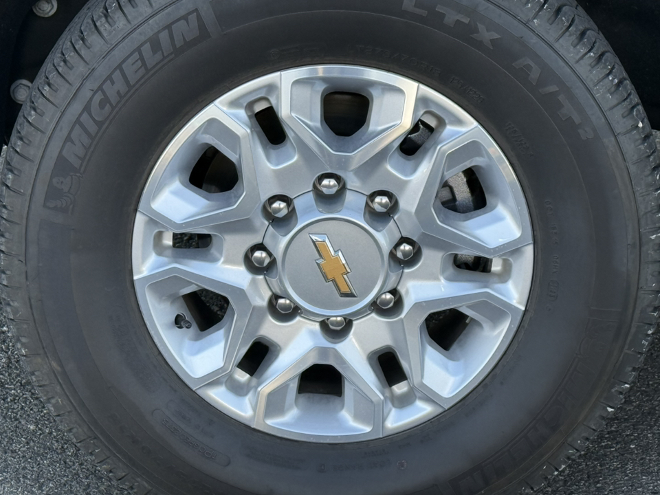 2024 Chevrolet Silverado LTZ 6