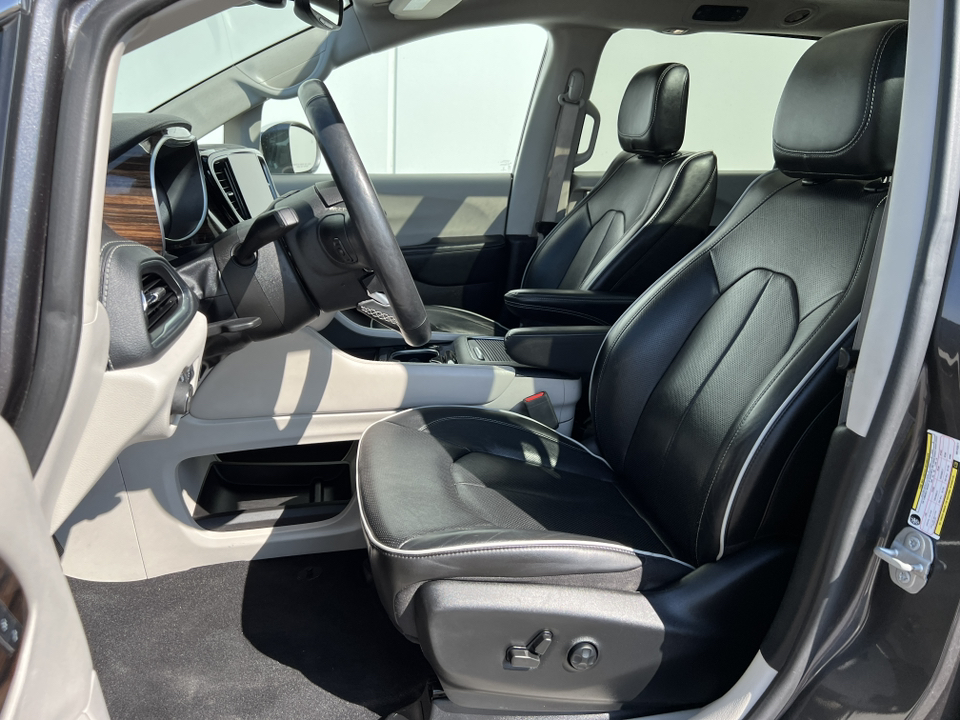 2022 Chrysler Pacifica Hybrid Limited 4