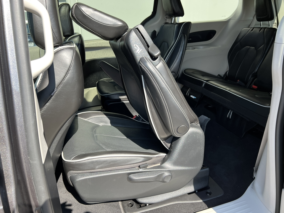 2022 Chrysler Pacifica Hybrid Limited 6