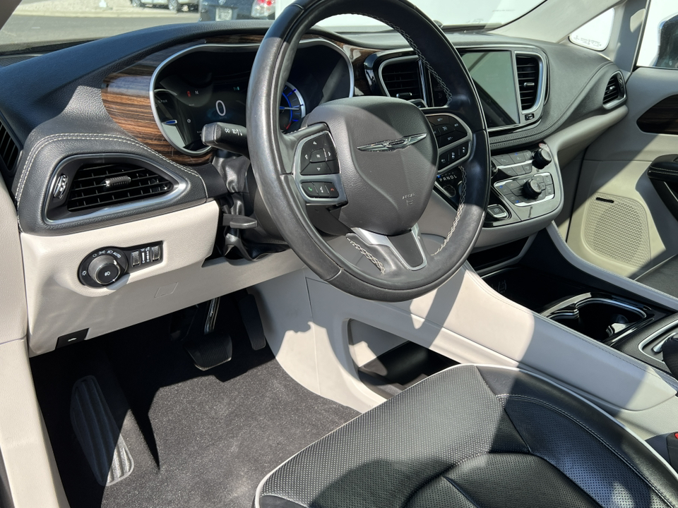 2022 Chrysler Pacifica Hybrid Limited 22