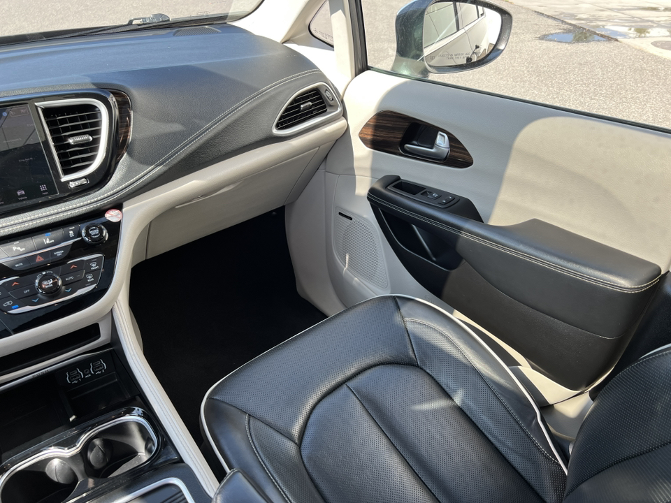 2022 Chrysler Pacifica Hybrid Limited 36