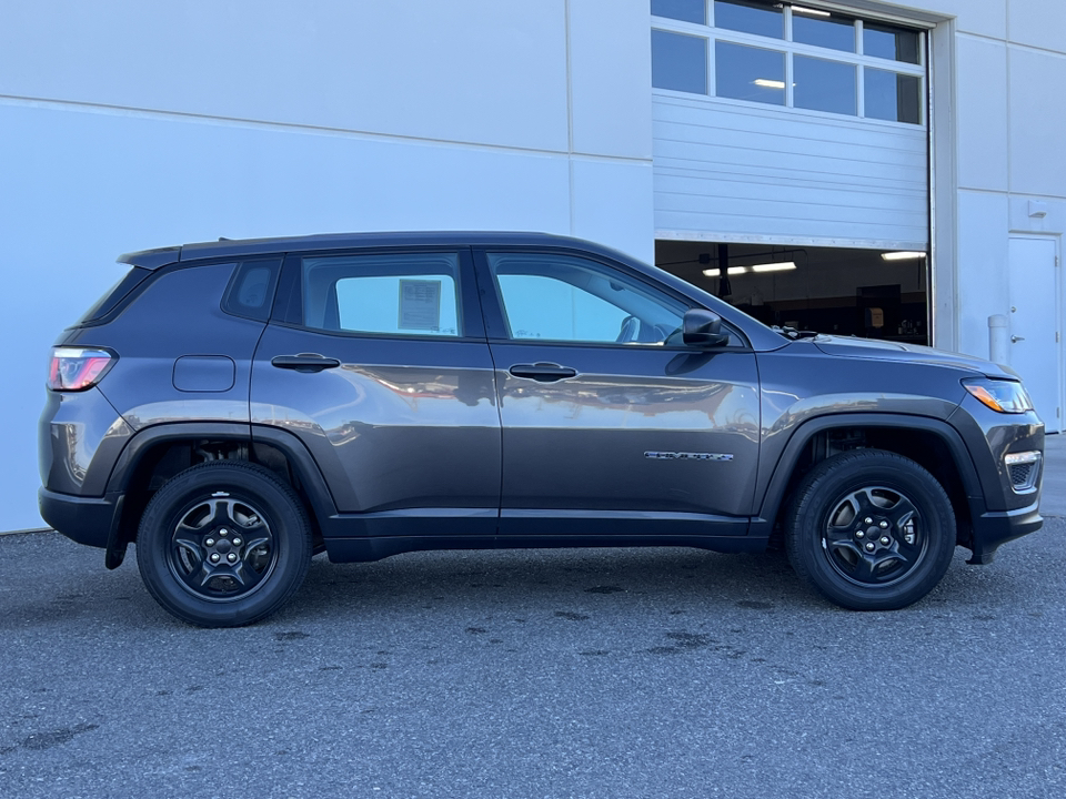 2018 Jeep Compass Sport 41