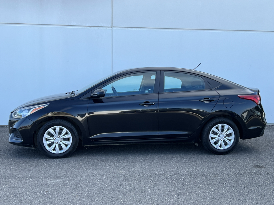 2021 Hyundai Accent SE 34