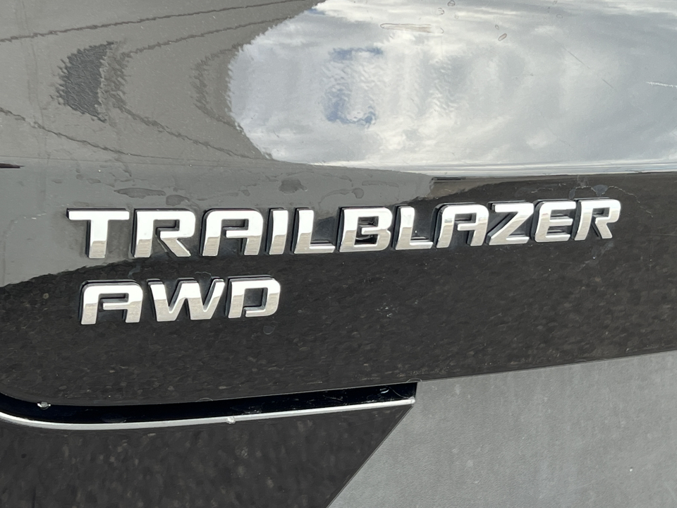 2023 Chevrolet TrailBlazer LT 2