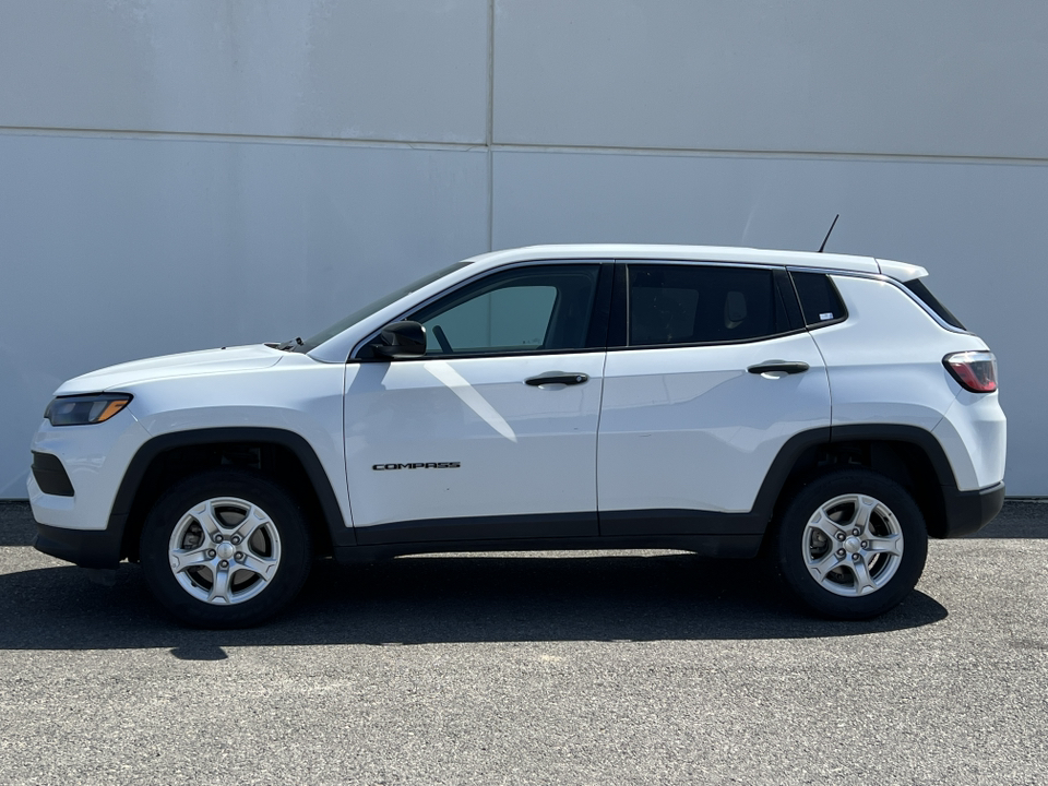 2022 Jeep Compass Sport 34