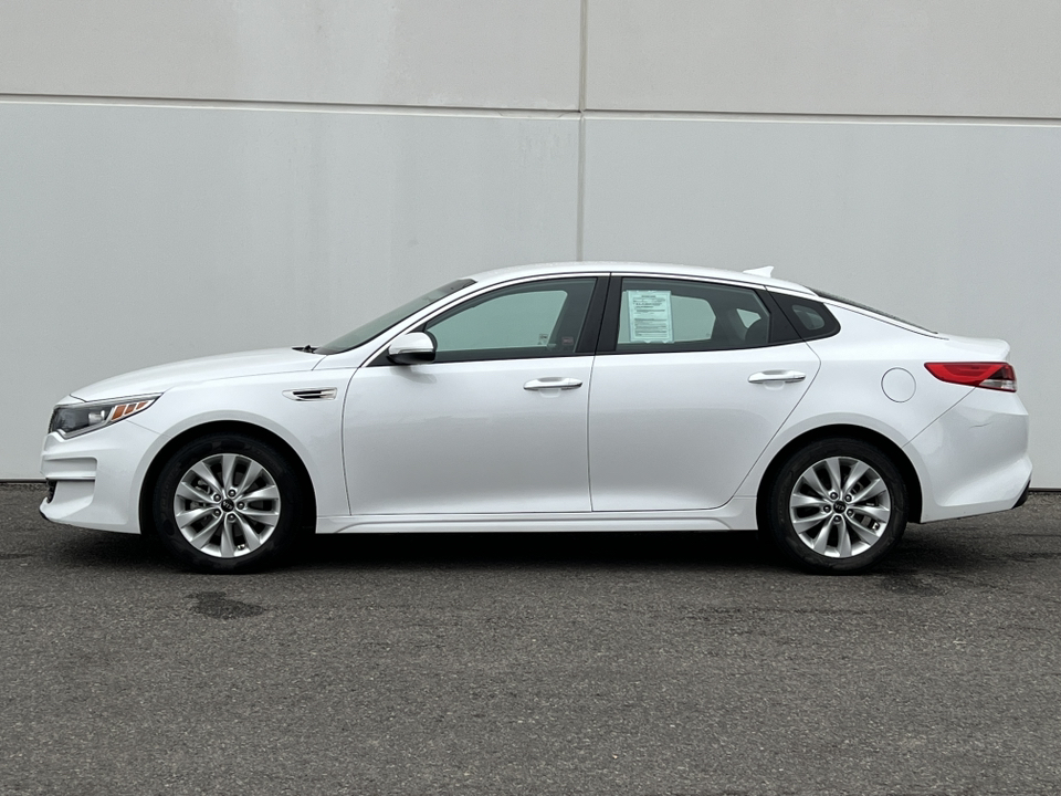 2017 Kia Optima LX 36