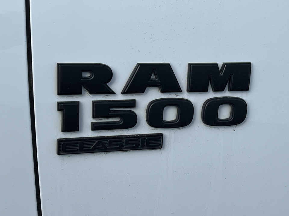 2022 Ram 1500 Classic Warlock 2