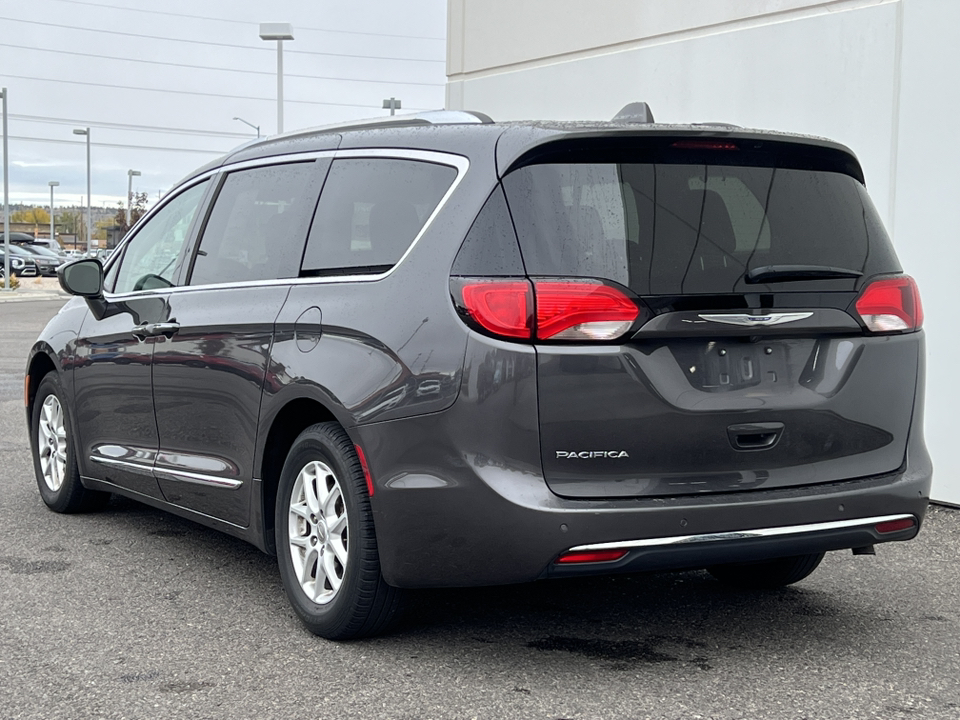 2020 Chrysler Pacifica Touring L 10