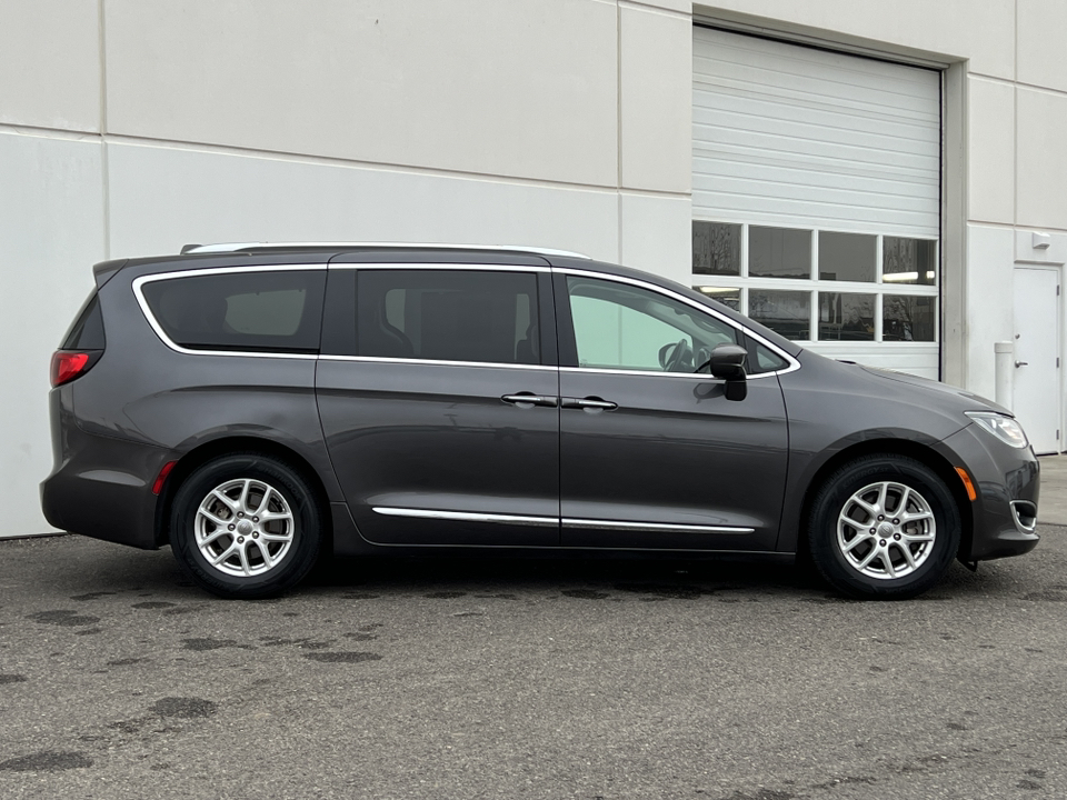 2020 Chrysler Pacifica Touring L 48