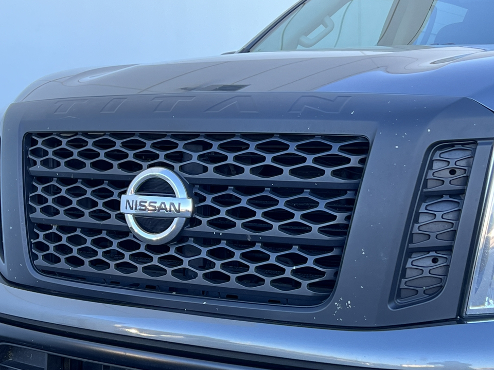 2017 Nissan Titan S 34