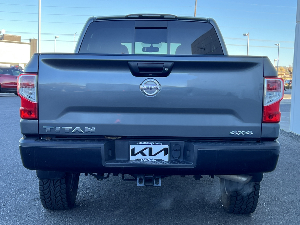 2017 Nissan Titan S 38