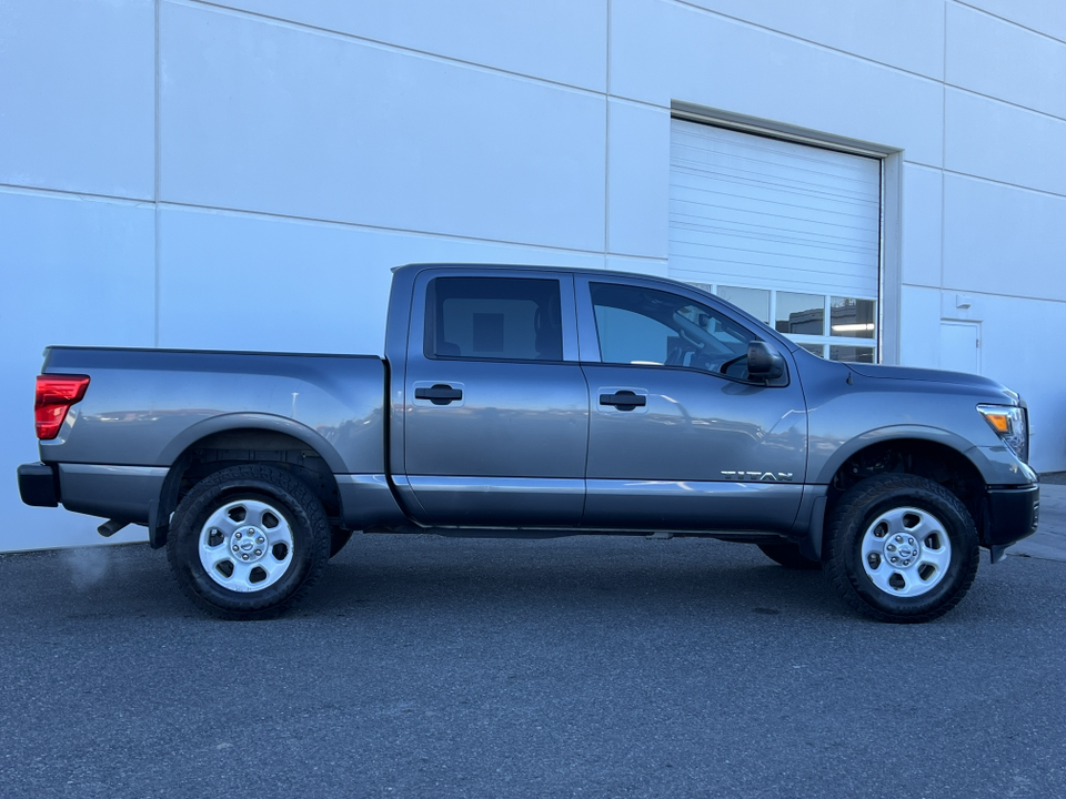 2017 Nissan Titan S 40