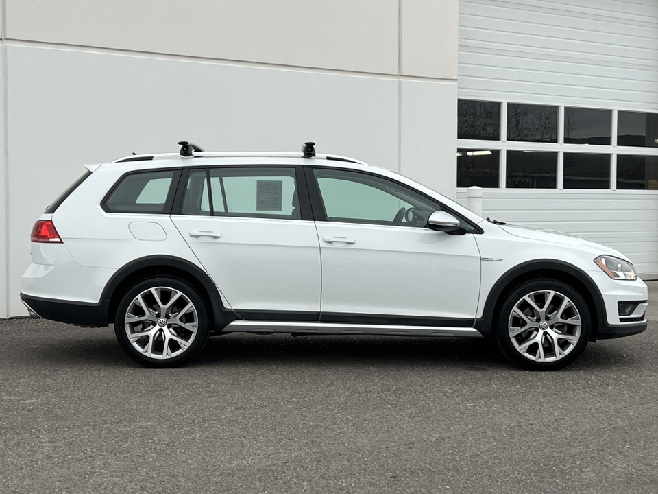 2017 Volkswagen Golf Alltrack SEL 47