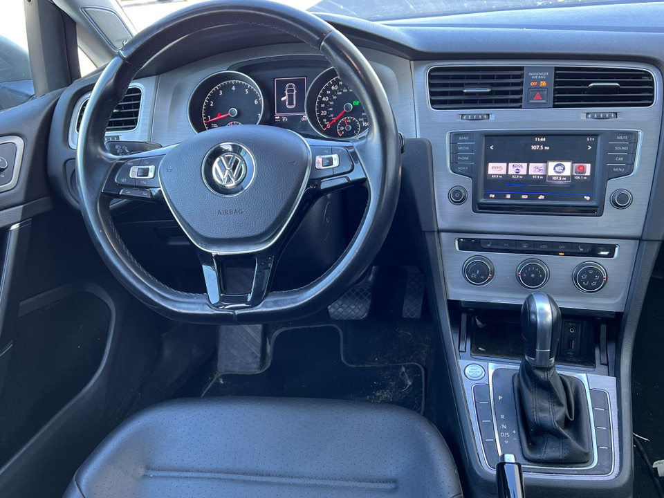 2017 Volkswagen Golf SportWagen S 2