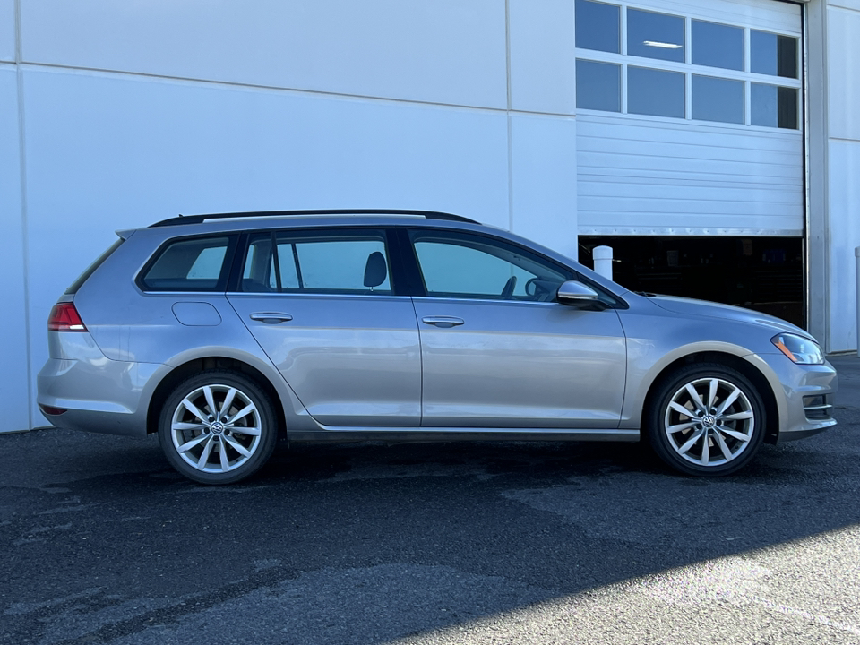 2017 Volkswagen Golf SportWagen S 10