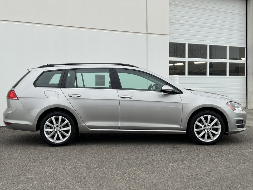 2017 Volkswagen Golf SportWagen S 43