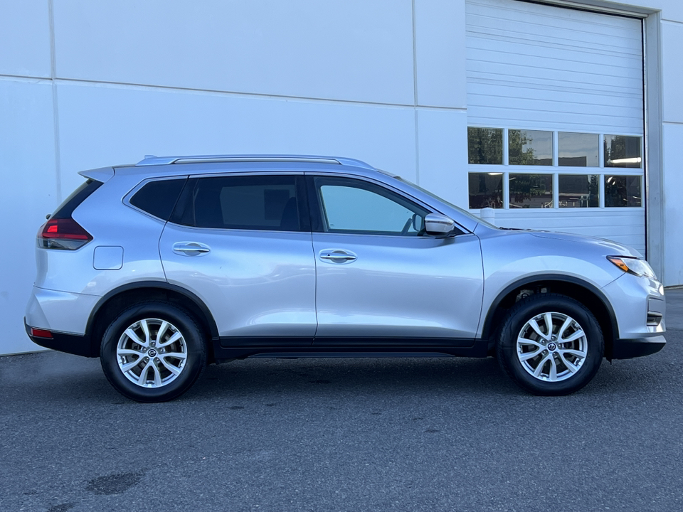 2018 Nissan Rogue SV 44