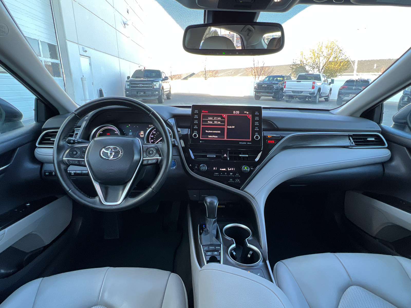 2022 Toyota Camry Hybrid XLE 24