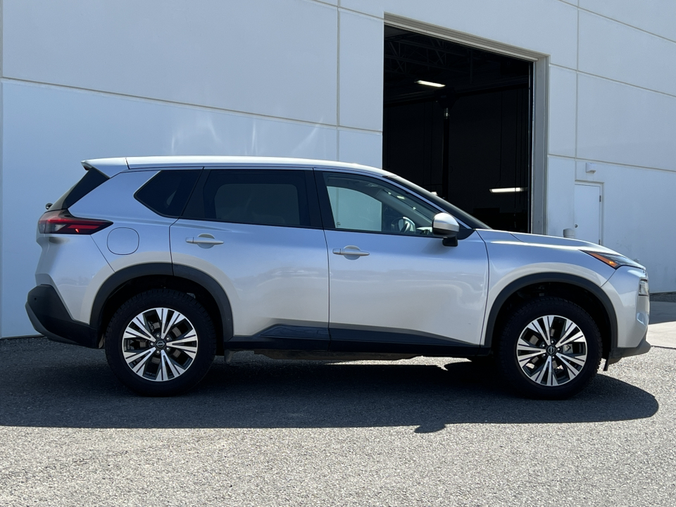 2023 Nissan Rogue SV 40