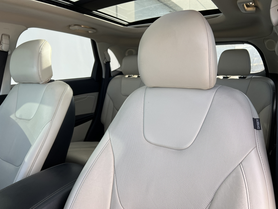 2019 Ford Edge Titanium 13