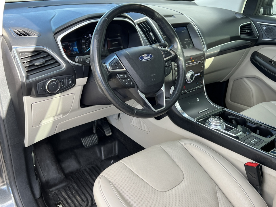 2019 Ford Edge Titanium 19