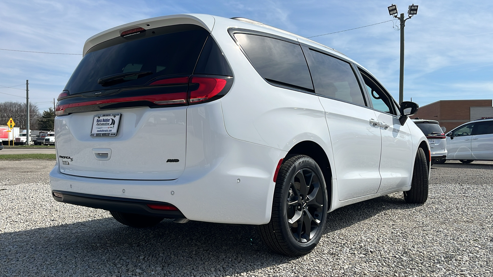 2024 Chrysler Pacifica Touring L 3
