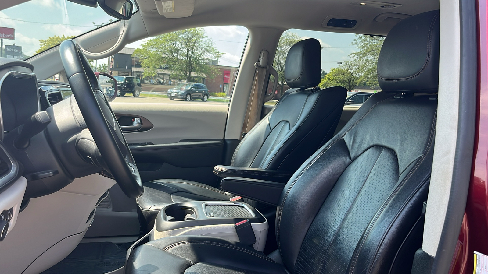 2018 Chrysler Pacifica Touring L Plus 10