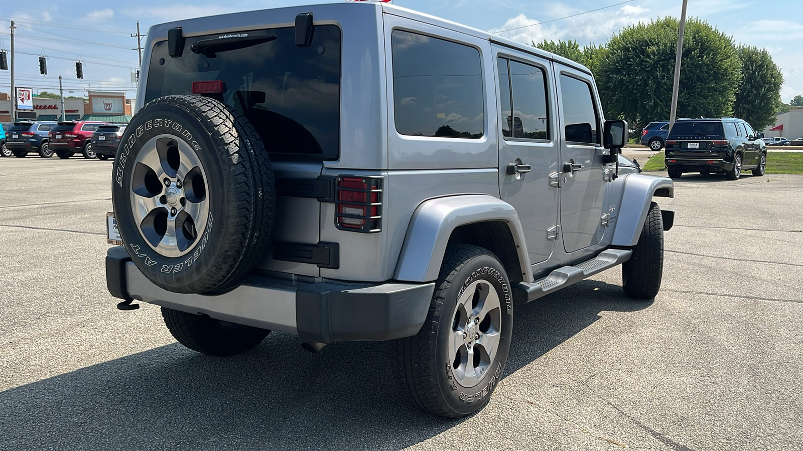 2016 Jeep Wrangler Unlimited Sahara 3