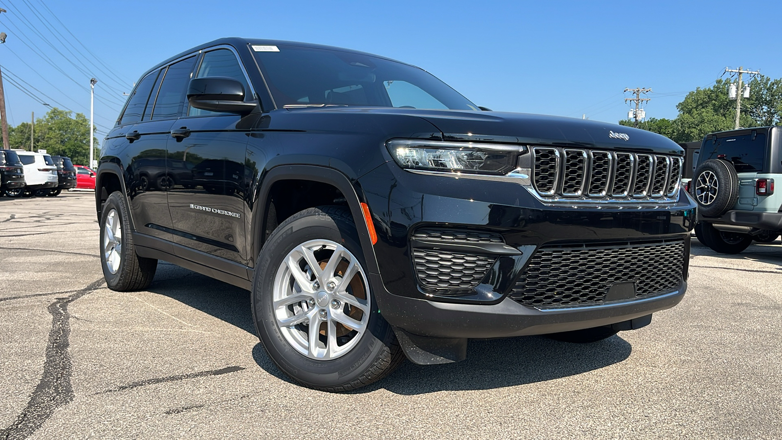 2024 Jeep Grand Cherokee Laredo 1