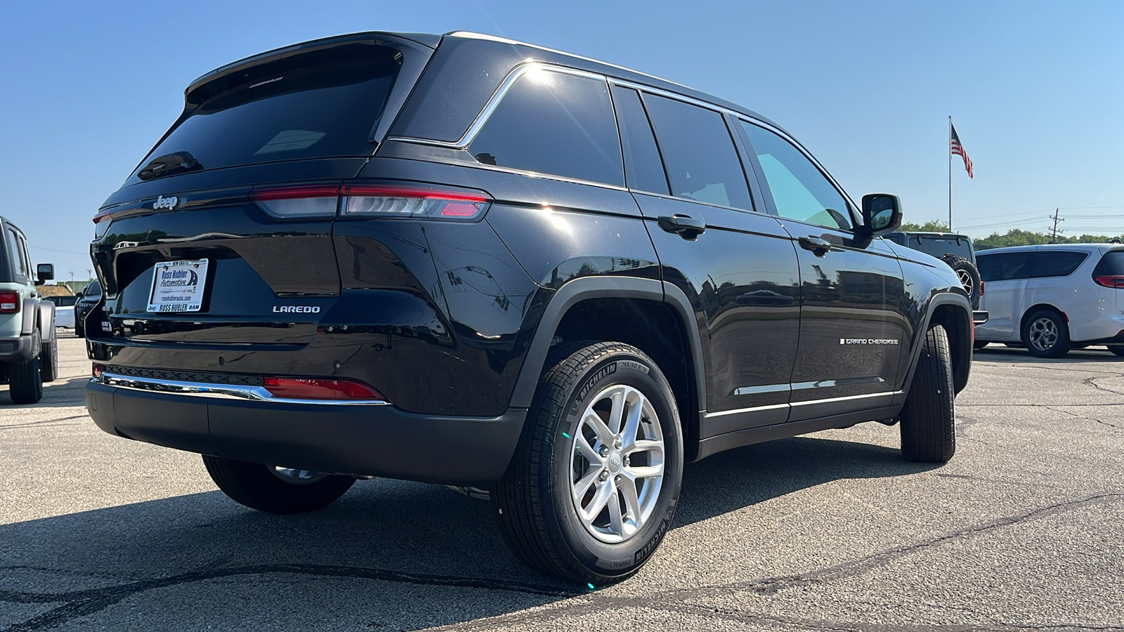 2024 Jeep Grand Cherokee Laredo 3