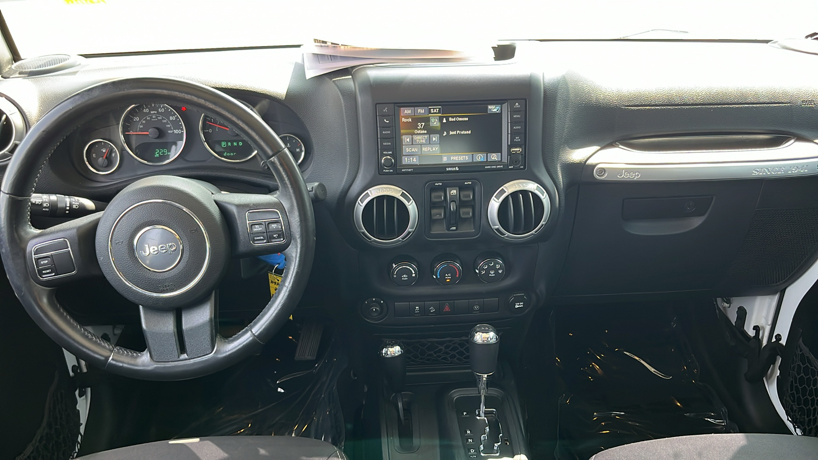 2015 Jeep Wrangler Unlimited Sahara 26