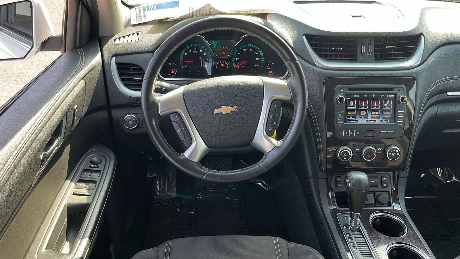 2017 Chevrolet Traverse LT 32