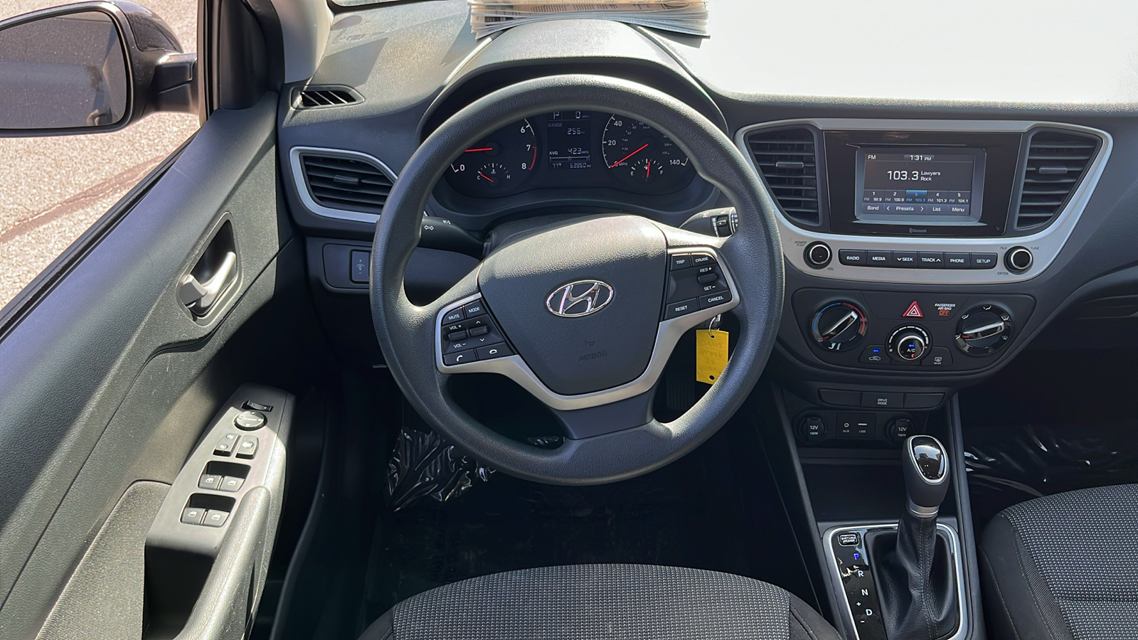 2021 Hyundai Accent SE 28