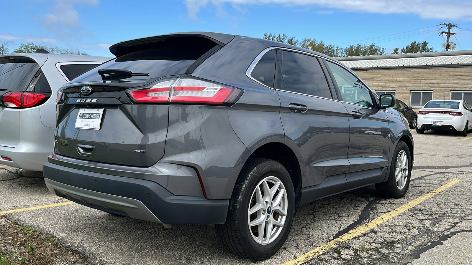 2022 Ford Edge  3